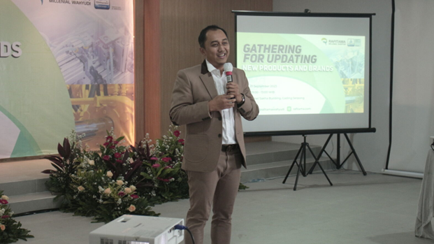 Dr. Indra Wahyudi membuka acara customer gathering di Nabel Sakha building Tangerang
